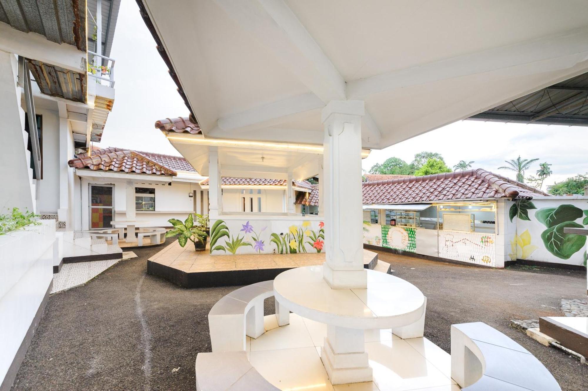 Reddoorz Syariah Near Taman Air Mancur Bogor Hotel Buitenkant foto